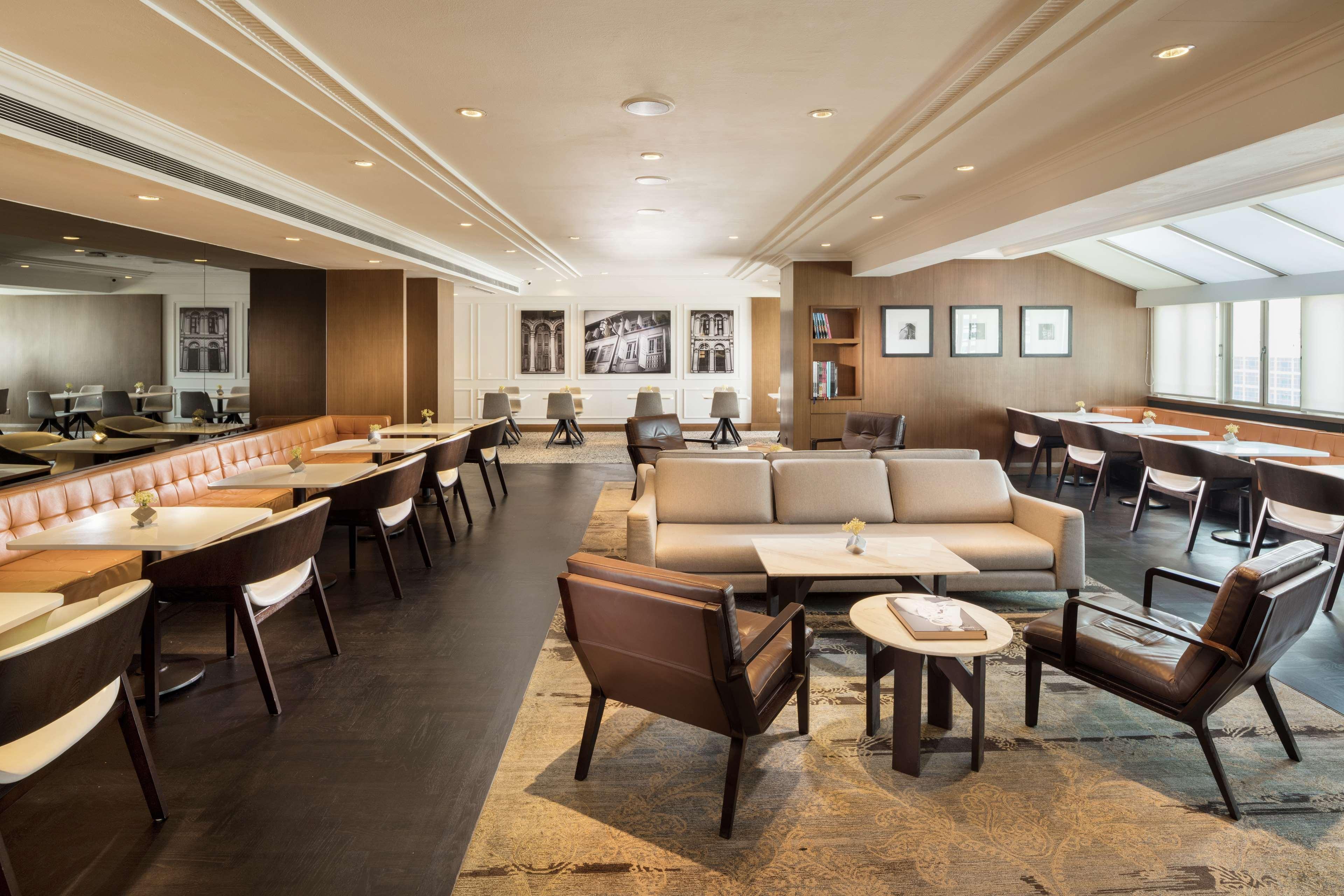 Khách sạn Voco Orchard By Ihg 5*