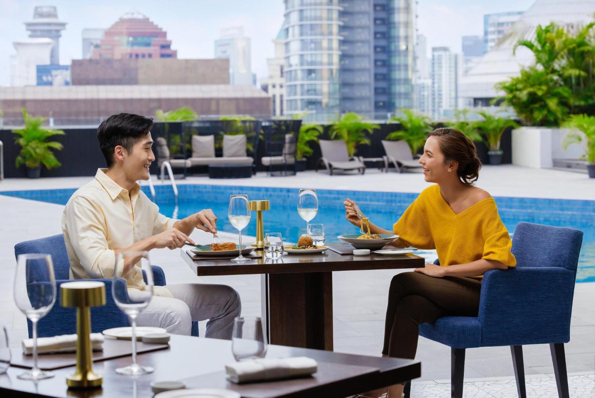 Khách sạn Voco Orchard By Ihg